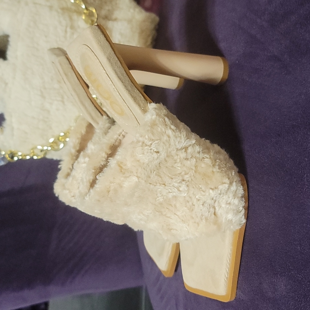 Cute heels - Picture 2 of 5